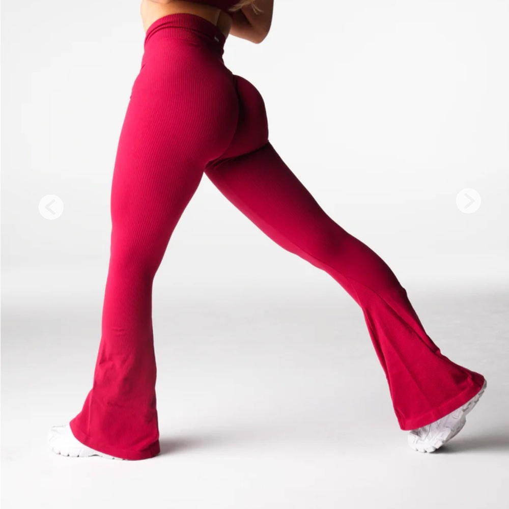 NVGTN Ruby Red Harmony Ribbed Seamless Flared Leggings
